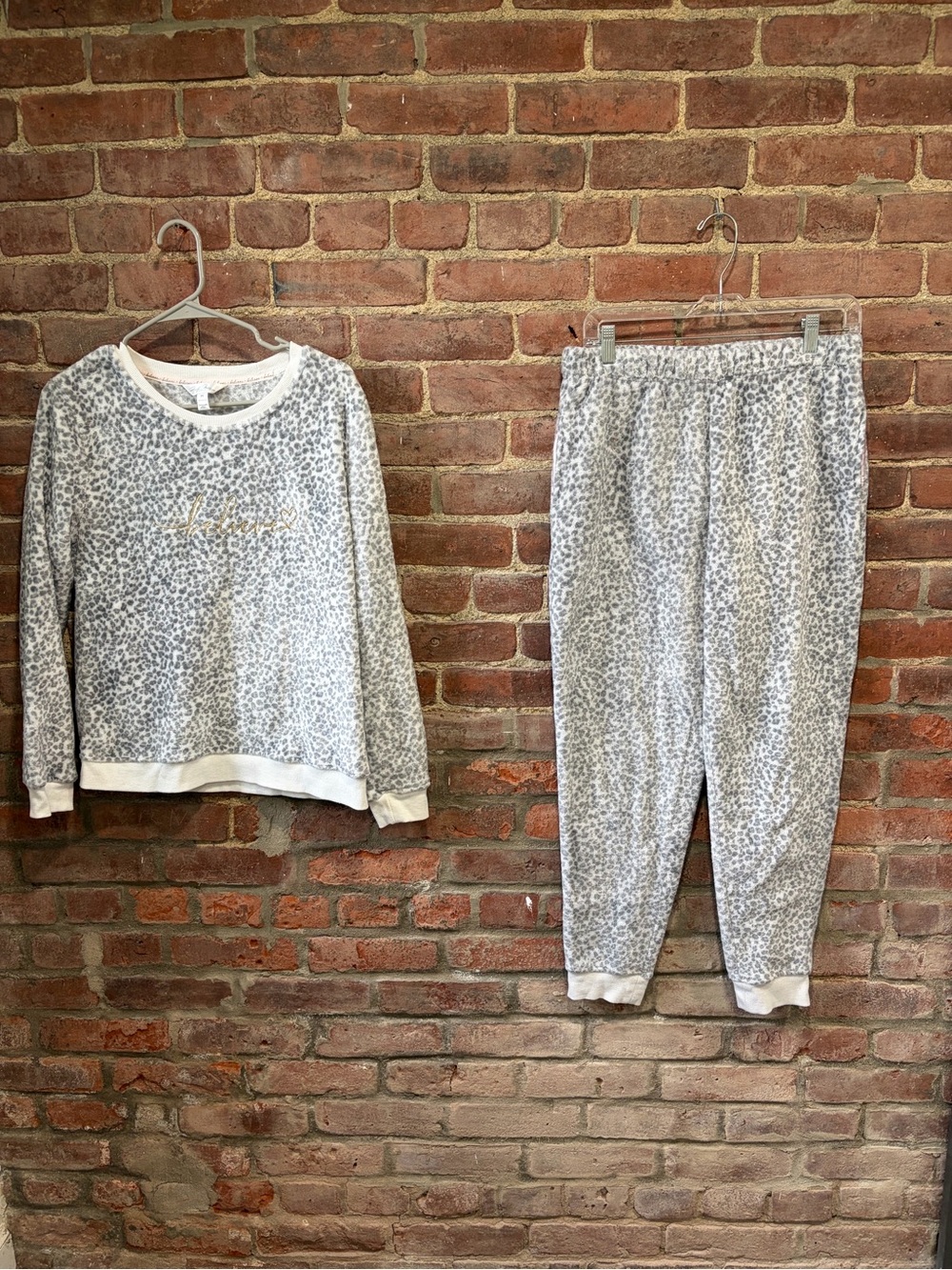 Marilyn Monroe Grey Leopard-Print Women's Pajama Set size medium